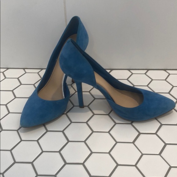 Heels - Picture 2 of 4